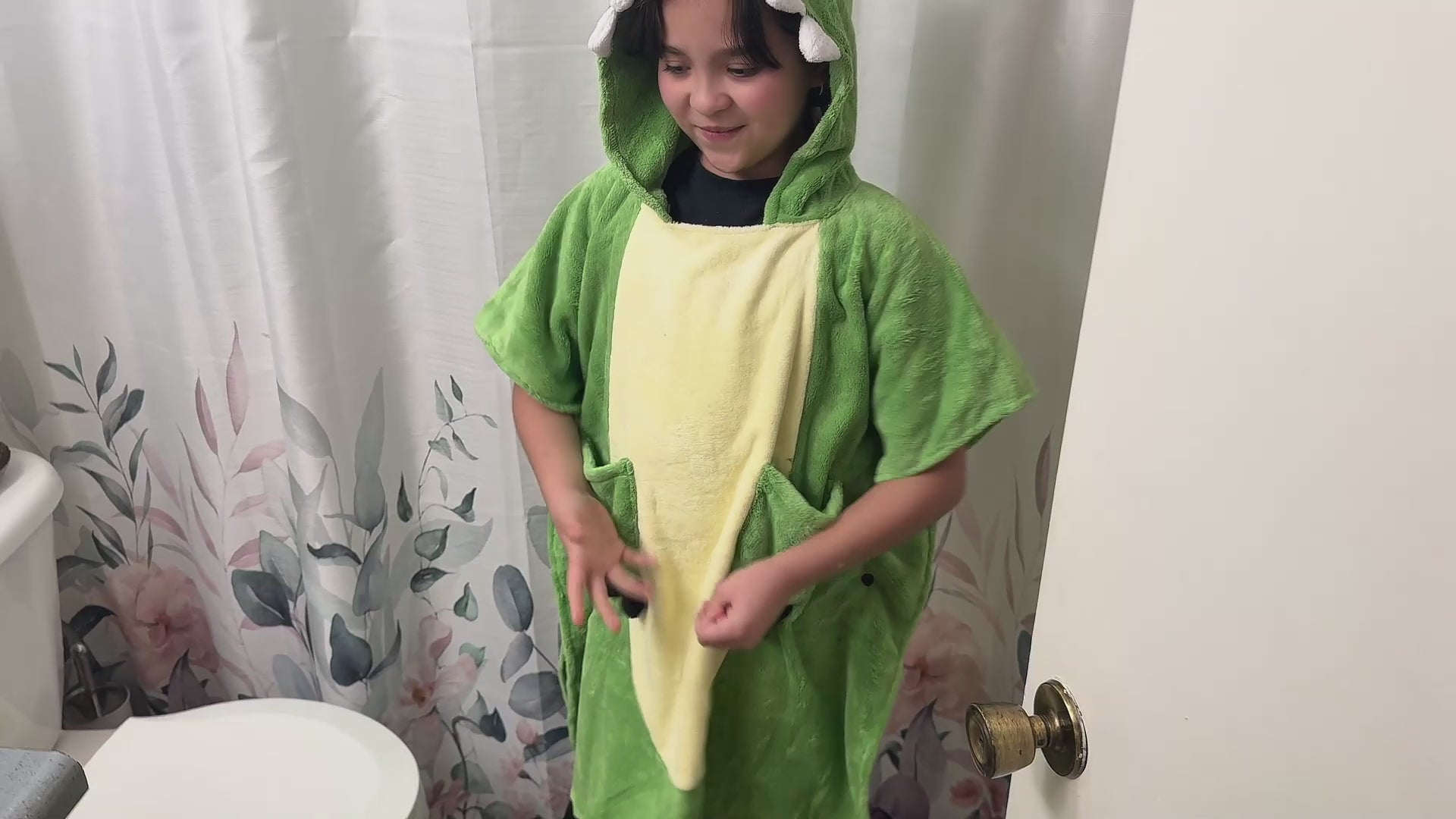 OLAOLA Kids Green Dinosaur Animal Beach Bath Towels Blanket Plush Soft Coral Fleece Homewear Bath Hooded