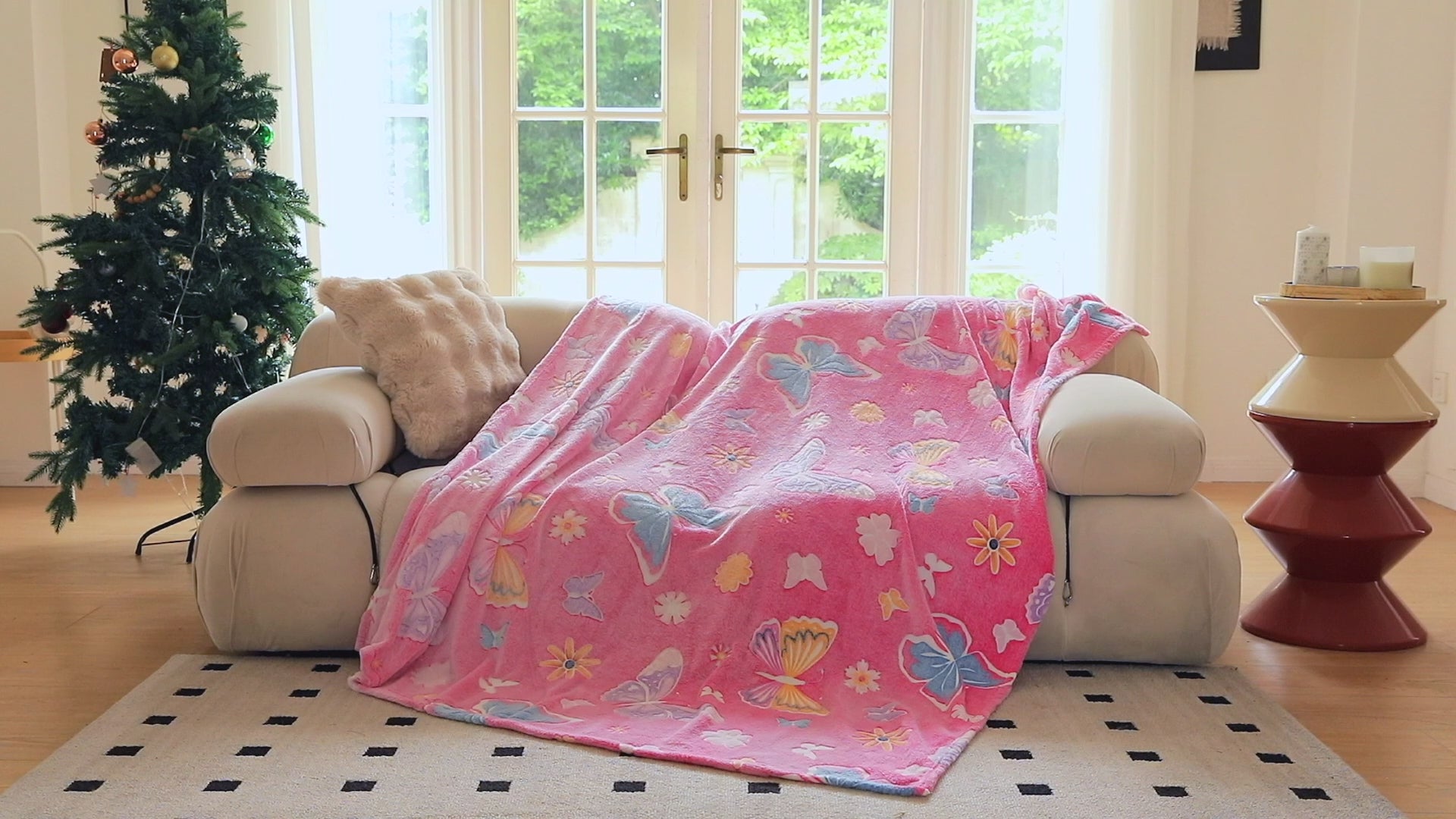 OLAOLA Pink Butterfly Glow In The Dark Blanket Soft Cozy Flannel Throw AC Comforters Nap For Kids Daughters