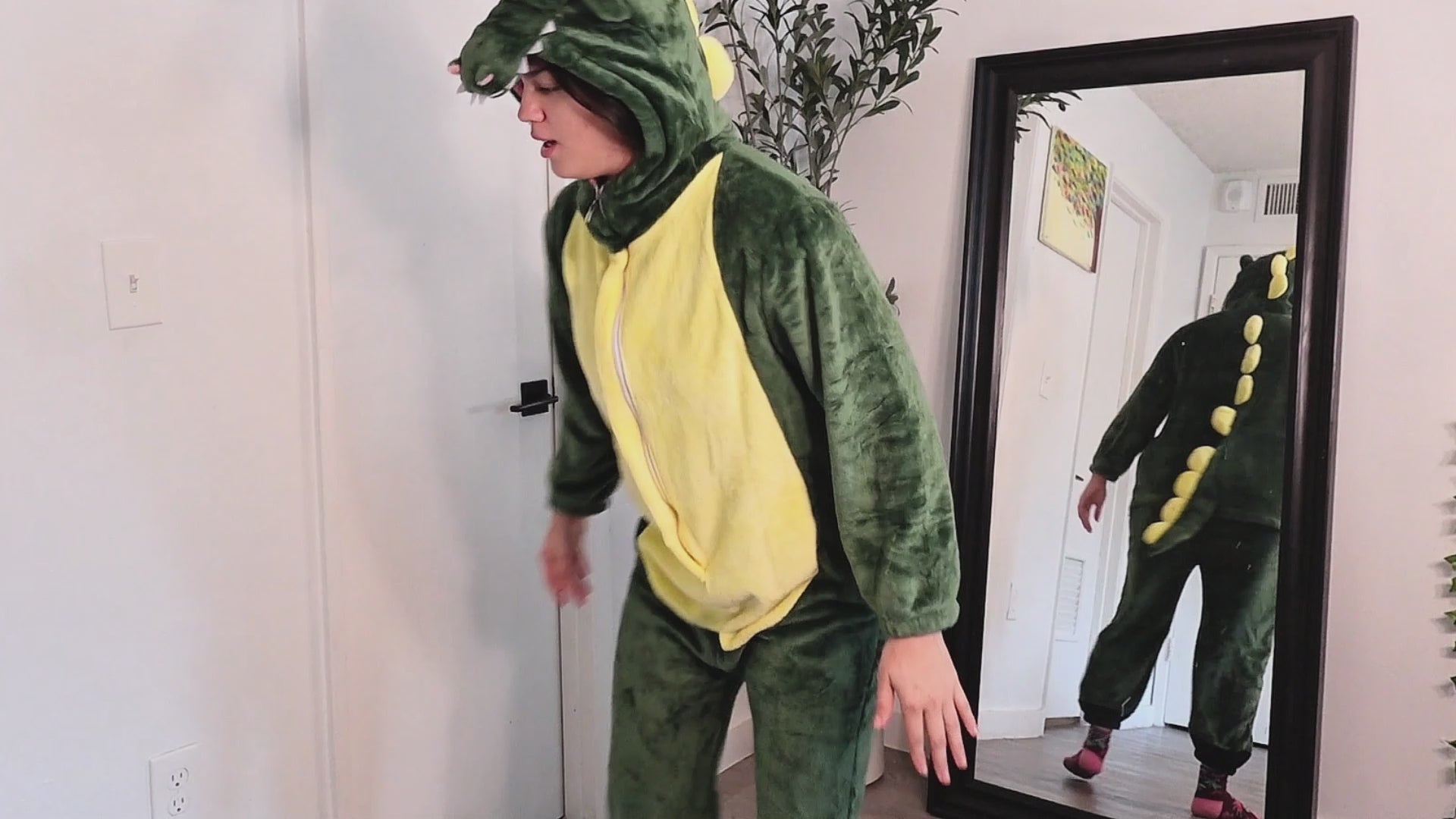 OLAOLA Unisex Adult Plush Crocodile Animals Onesie Pajamas Warm Home One-Piece Sleepwear